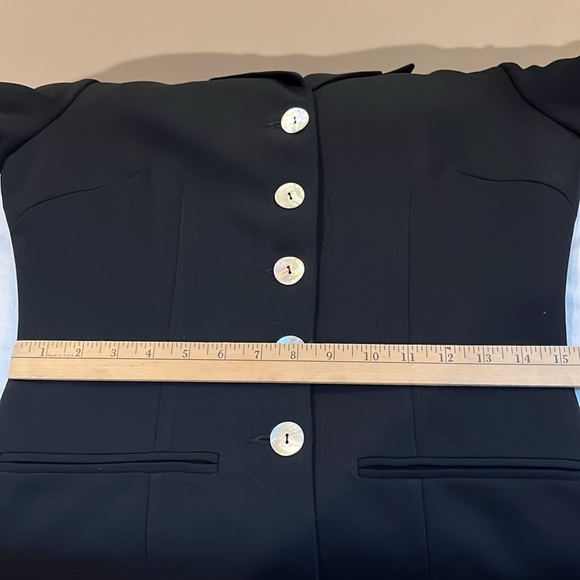 Fabulous GO Black Crepe Fitted Blazer with Shell Buttons - size Small - Picture 7 of 7